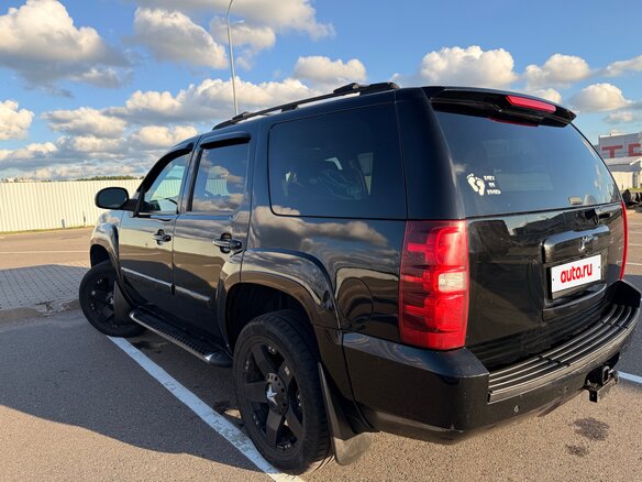2006 Chevrolet Tahoe III, чёрный, 1700000 рублей - вид 3