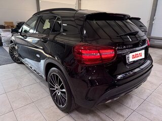 2017 Mercedes-Benz GLA 250 I (X156) Рестайлинг, чёрный, 1990000 рублей, вид 3