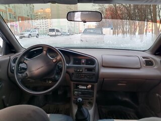 1995 Mazda 323 V (BA), жёлтый, 100000 рублей, вид 5