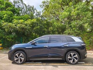 2024 Volkswagen ID.6 Crozz, серый, 3800000 рублей, вид 3