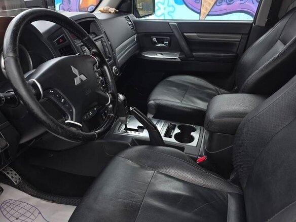 2011 Mitsubishi Pajero IV Рестайлинг 1, серебристый, 2100000 рублей - вид 8