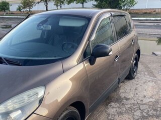 2010 Renault Scenic III, коричневый, 650000 рублей, вид 3