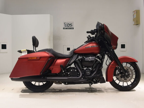 2019 Harley-Davidson Street Glide, красный, 1900000 рублей - вид 1