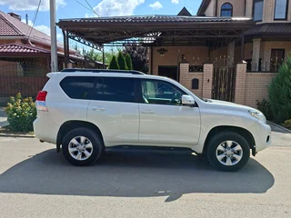 2013 Toyota Land Cruiser Prado 150 Series, белый, 3200000 рублей, вид 3