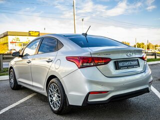 2017 Hyundai Solaris II, серебристый, 998000 рублей, вид 5