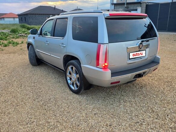 2011 Cadillac Escalade III, серебристый, 1900050 рублей - вид 5