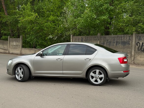 2015 Skoda Octavia III (A7), бежевый, 900000 рублей - вид 7