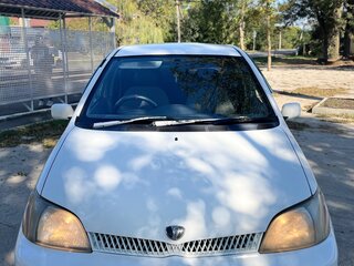2001 Toyota Platz, белый, 360000 рублей, вид 1