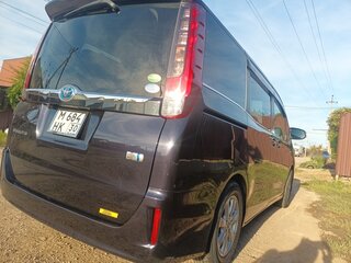2016 Toyota Esquire I, чёрный, 2077777 рублей, вид 4
