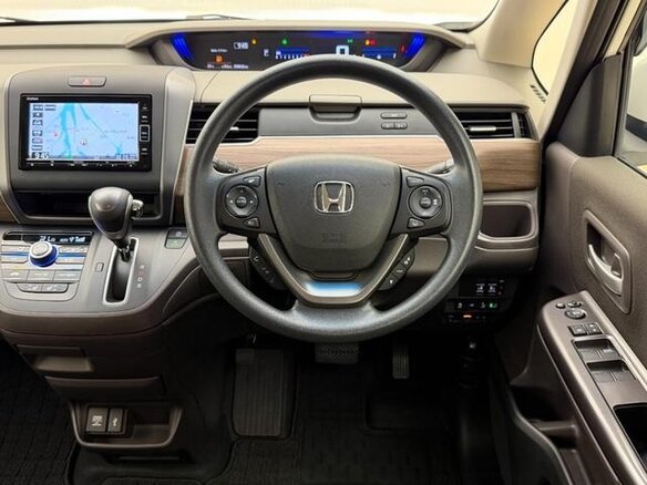 2022 Honda Freed II Рестайлинг, белый - вид 11