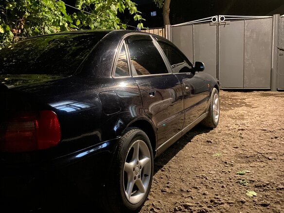 1997 Audi A4 I (B5), синий - вид 8