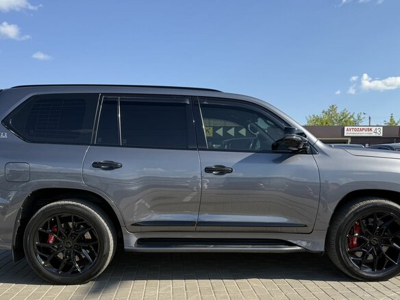 2020 Lexus LX 570 III Рестайлинг 2, серый, 13300000 рублей - вид 8