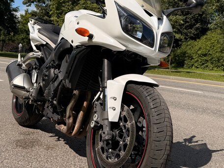 2009 Yamaha FZ1, белый, 550000 рублей, вид 1