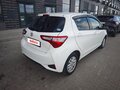 2017 Toyota Vitz III (XP130) Рестайлинг 2, белый, 980000 рублей - вид 5