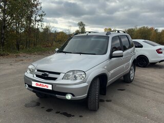 2012 Chevrolet Niva I Рестайлинг, серебристый, 410000 рублей, вид 1