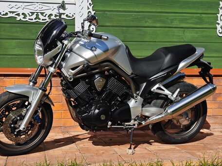 2003 Yamaha BT1100 Bulldog, серебристый, 485000 рублей, вид 1