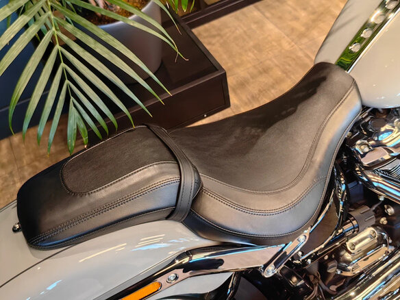 2024 Harley-Davidson Fat Boy, серый, 3300000 рублей - вид 16