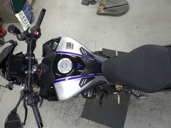 2023 Yamaha MT-09 (FZ-09), серебристый, 932000 рублей - вид 8