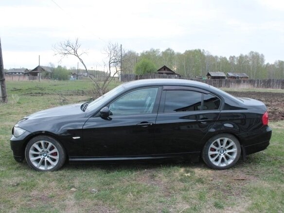2009 BMW 3 серии 318i V (E90/E91/E92/E93) Рестайлинг, чёрный, 1050000 рублей - вид 3