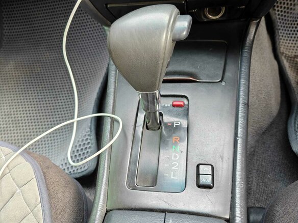 2001 Toyota Crown X (S150), синий, 750000 рублей - вид 12