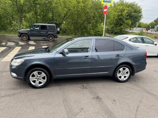 2010 Skoda Octavia DSG7 II (A5) Рестайлинг, серый, 800000 рублей, вид 3