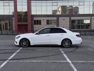 2015 Mercedes-Benz E-Класс 300 IV (W212, S212, C207) Рестайлинг, белый, 2550000 рублей, вид 3