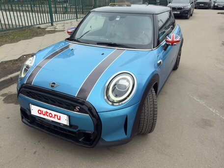 2019 Mini Hatch Cooper III (F55/F56) Рестайлинг, голубой, 1599000 рублей, вид 2