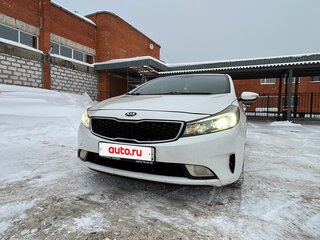 2017 Kia Cerato III Рестайлинг (Classic), белый, 1300000 рублей, вид 1