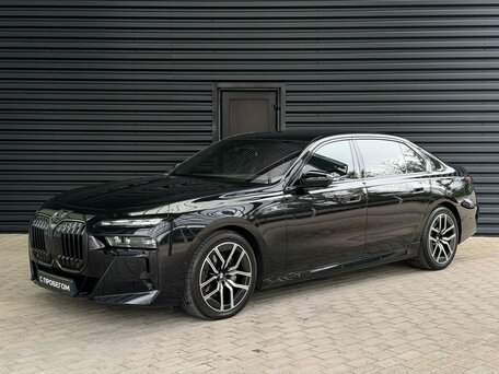 BMW 7 серии VII (G70)