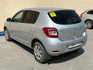 2016 Renault Sandero II, серебристый, 950000 рублей, вид 3