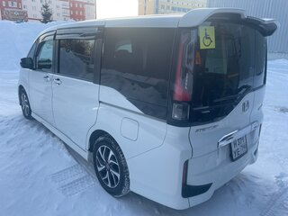 2015 Honda Stepwgn Spada V, белый, 2050000 рублей, вид 3