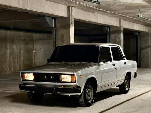 2010 Lada (ВАЗ) 2105, серебристый, 480000 рублей