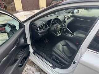 2021 Toyota Camry US Market VIII (XV70) Рестайлинг, белый, 3000000 рублей, вид 3