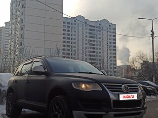 2008 Volkswagen Touareg I Рестайлинг, серебристый, 1030000 рублей, вид 2