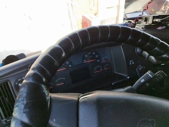 2009 Volvo FH, синий, 4000000 рублей - вид 9