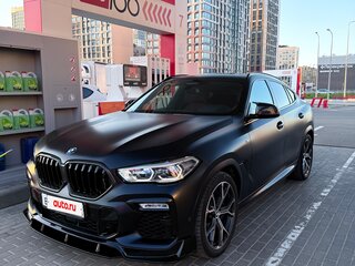 2021 BMW X6 40i III (G06), чёрный, 8800000 рублей, вид 2