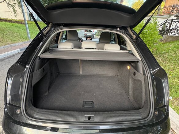 2012 Audi Q3 I (8U), чёрный - вид 10