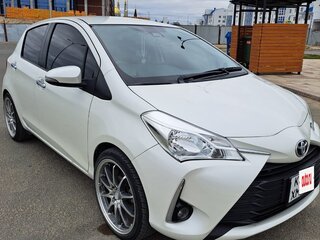 2018 Toyota Vitz III (XP130) Рестайлинг 2, белый, 1250000 рублей, вид 4