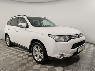 2013 Mitsubishi Outlander III, белый, 1229000 рублей, вид 3