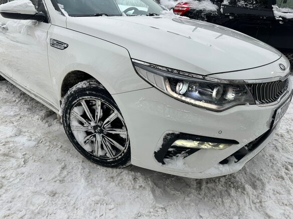 2019 Kia Optima IV Рестайлинг, белый, 1730000 рублей - вид 8