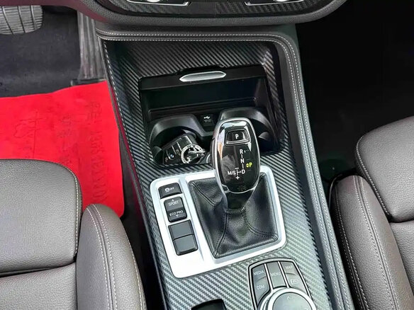 2022 BMW 1 серии 120i III (F52) Рестайлинг, пурпурный, 1600000 рублей - вид 16