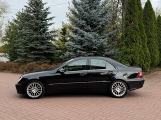 2004 Mercedes-Benz C-Класс 320 II (W203) Рестайлинг, чёрный, 920000 рублей, вид 5