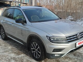 2020 Volkswagen Tiguan II, серебристый, 2600000 рублей, вид 3