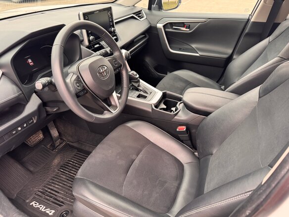 2021 Toyota RAV4 V (XA50), белый, 3850000 рублей - вид 7