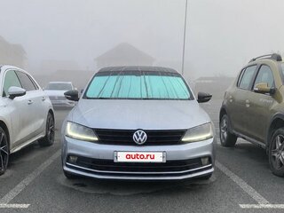 2015 Volkswagen Jetta VI Рестайлинг, серебристый, 950000 рублей, вид 1