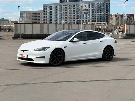 2023 Tesla Model S Long Range I Рестайлинг 2, белый, 7400000 рублей, вид 2