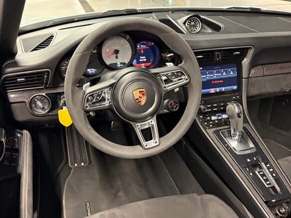 2019 Porsche 911 Carrera 4 GTS VII (991) Рестайлинг, белый, 9500000 рублей - вид 11