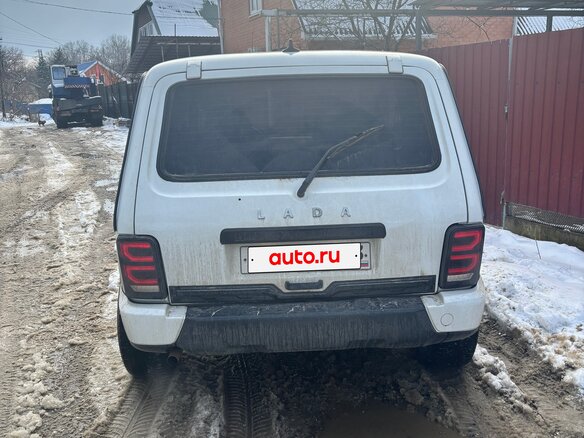 2009 Lada (ВАЗ) 2121 (4x4) I Рестайлинг, белый, 580000 рублей - вид 2