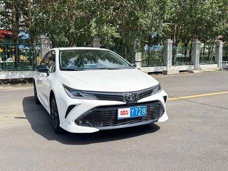2023 Toyota Corolla XII (E210), белый, 1750000 рублей, вид 3