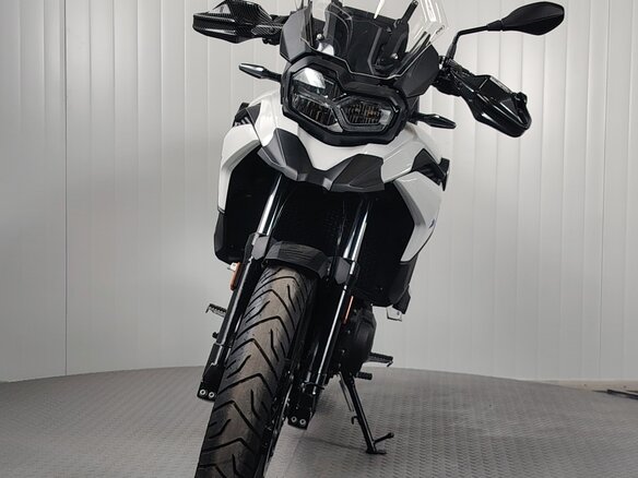 2024 BMW F 800 GS, белый, 1049000 рублей - вид 2